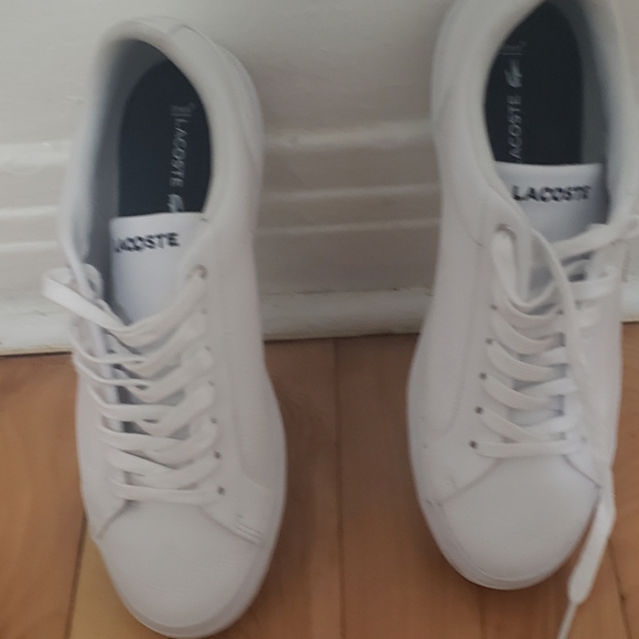 Lacoste shoes - Picture 3 of 3